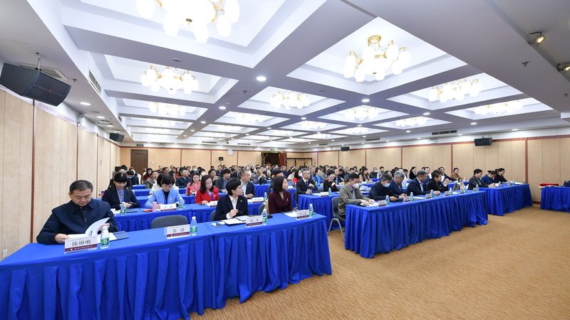 教师资格证备考，如何选择合适的培训班？**